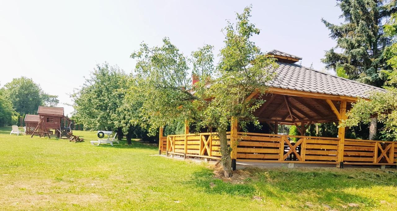 Willa-Restauracja Victoria Ostrowiec Swietokrzyski Ngoại thất bức ảnh