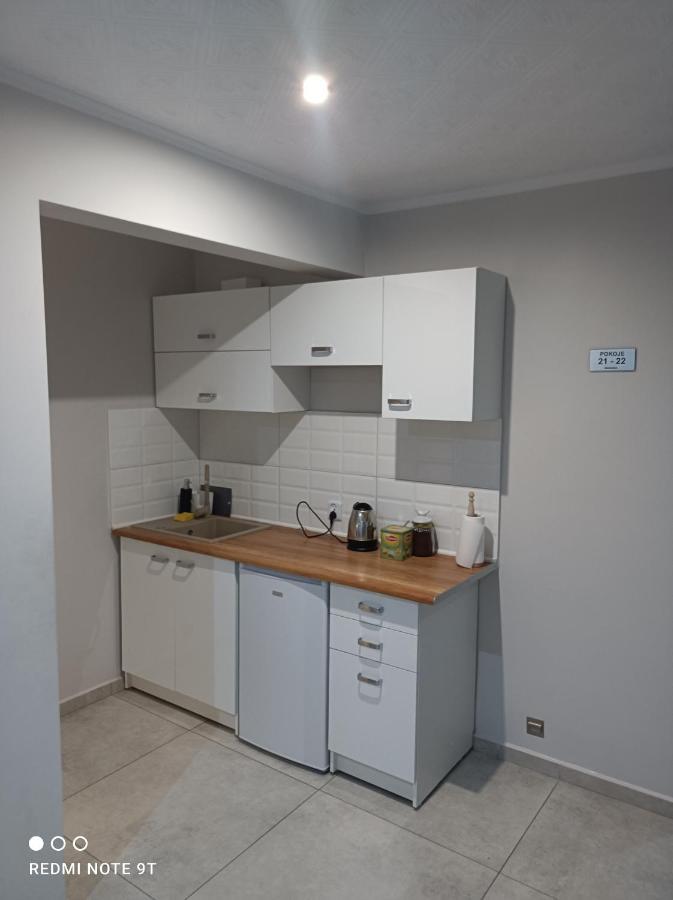 Willa-Restauracja Victoria Ostrowiec Swietokrzyski Ngoại thất bức ảnh